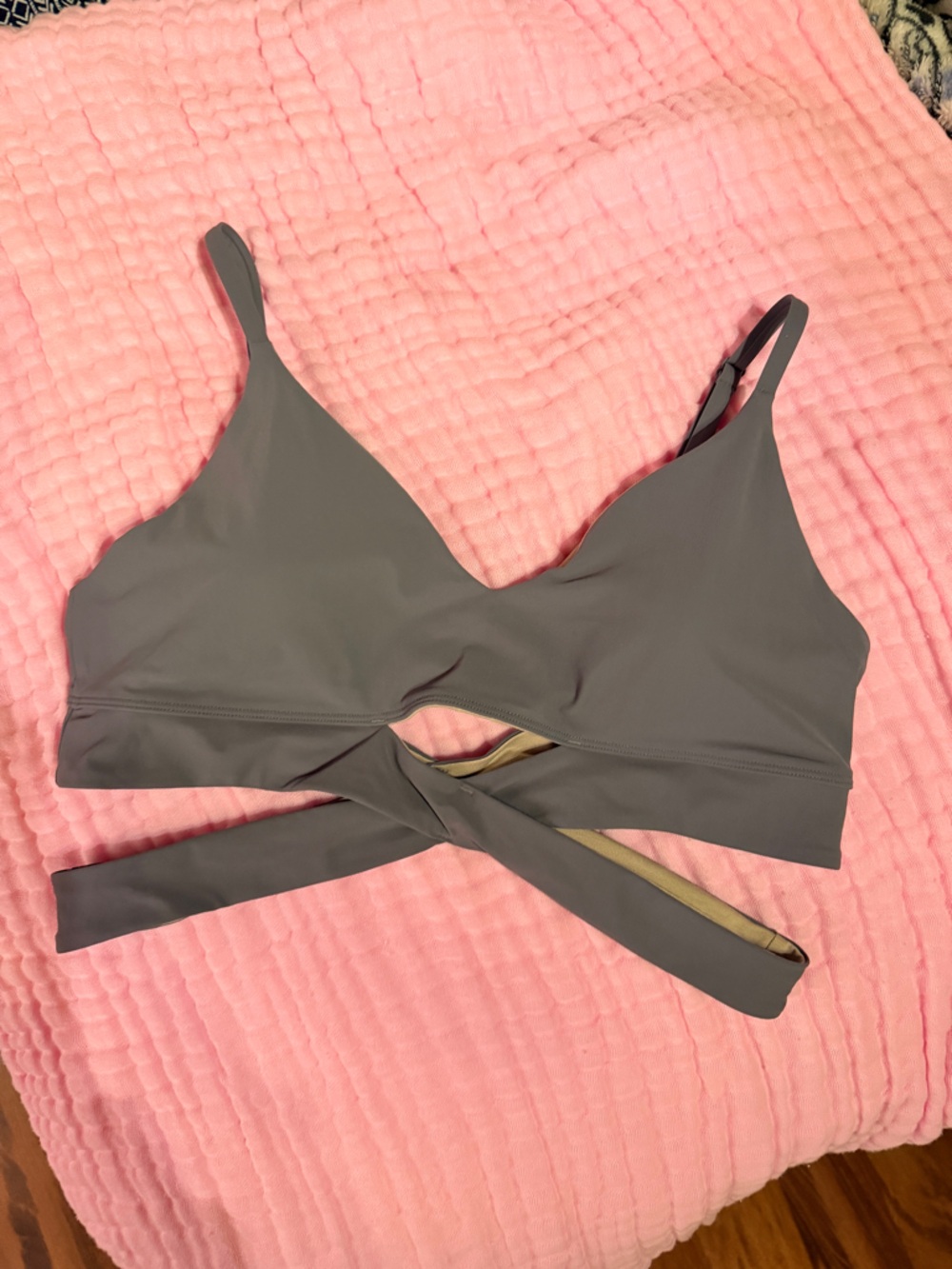 lululemon athletica gray cut out sports bra